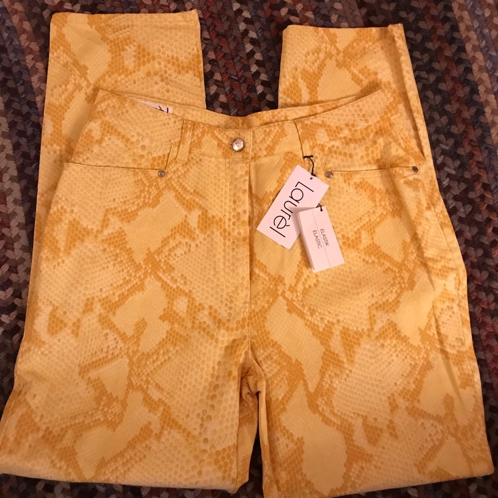 NWT Laurel Escada Size 44 Yellow snake print 5 pocket jeans pants